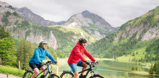 Mit dem Leih-Pedelec auf die Schwäbische Alb und durch Südtirol Mit dem Fahrrad auf Entdeckungstour: 4,5 Millionen Deutsche zieht es pro Jahr in den Radurlaub.