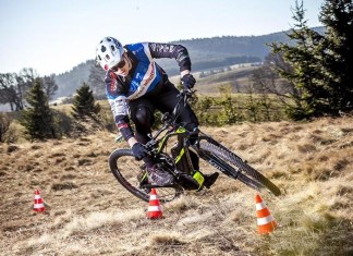 eMTB Fahrtechnikkurse mit BH Trailperformance