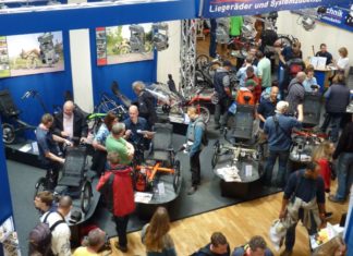 Spezialradmesse: Heißes Pflaster trotz kühler Temperaturen Freuen sich auf die warme Jahreszeit: Über 10.000 passionierte Spezial-Radler und neugierige Radfans waren zur 21. Internationalen Spezialradmesse nach Germersheim gekommen.