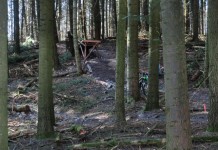 Eröffnung des GravityTrail am Schläferskopf Der erste Drop im oberen Abschnitt des GravityTrail in Wiesbaden