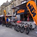 Der Stand von KTM in schwarz-orange