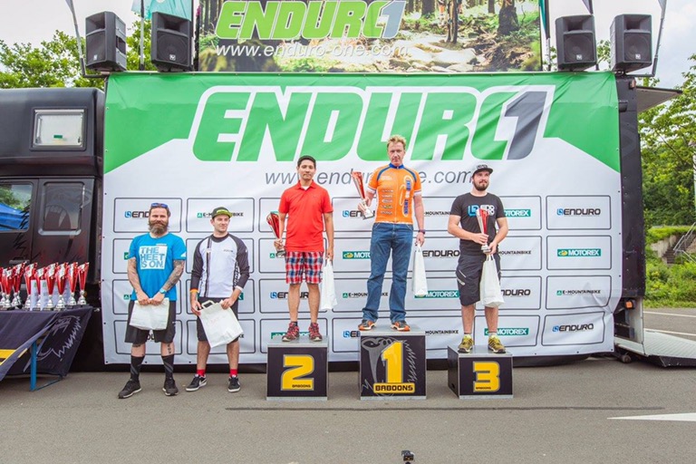 Die Fahrer der E-Bike-Klasse bei der Siegerehrung (vlnr: Haase, Stiens, Vindum, Schreiber, Rühl)