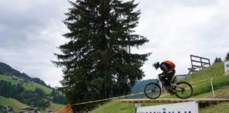 Enduro One in der Wildschönau – Vindum gewinnt in der eBike-Klasse Michael Vindum auf dem großen Drop in der Stage 6