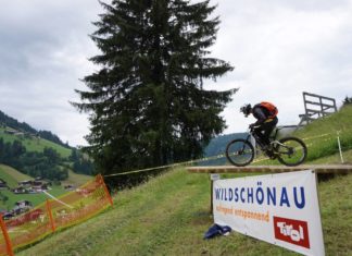 Enduro One in der Wildschönau – Vindum gewinnt in der eBike-Klasse Michael Vindum auf dem großen Drop in der Stage 6