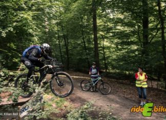 Enduro One-Serie erklimmt neue Gipfel Das Roadgap nahmen nicht viele Mountainbiker. Michael Vindum sogar mit eMTB