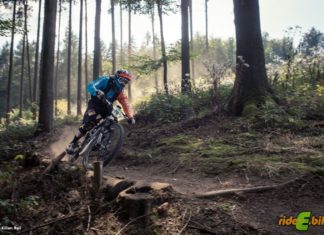 Enduro One 2018: Die Tour steht Rico Haase (Haibike Enduro Crew) wirbelt mächtig Staub auf