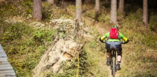 Enduro One 2K17: Auf in die neue Saison! Auf dem Absprung.