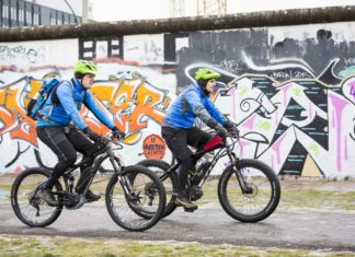 Widrigkeiten im Grenzbereich: Per eBike auf dem Berliner Mauerweg Berliner Mauerweg - Immer an der Wand lang.