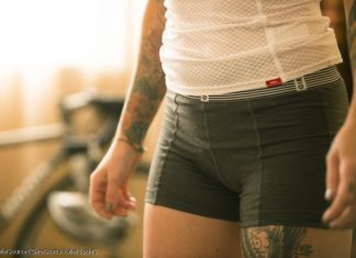 Wash and Ride – Bikeklamotten richtig waschen Auch die Schicht die direkt auf der Haut aufliegt benötigt eine spezielle Pflege