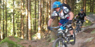 Schwarzwald auf Rekordjagd Mountainbiker auf Alpirsbacher Schwarzwaldtrail