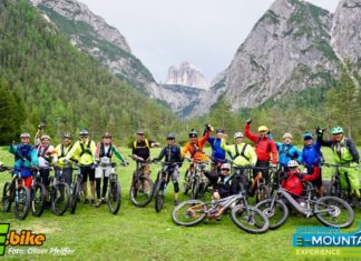 Auf geht´s in die dritte Runde: Die Shimano E-Mountainbike Experience 2019 Die Gruppe hatte viel Spaß beim Fotostop