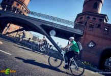 Berlin calling – Auf StreetArtTour durch Berlin Mit dem E-Bike über die Oberbaumbrücke. Tolle Location.