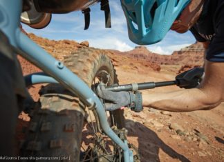 Luftpumpen – Welcher Pumpen-Typ bist Du? Auch in der Wüste muss mal gepumpt werden.